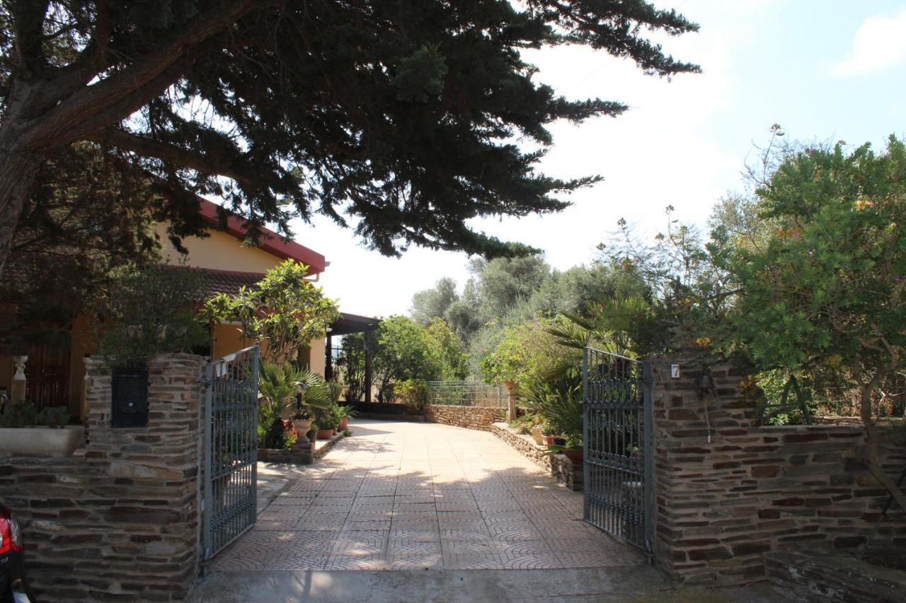 לינה וארוחת בוקר Biancareddu La Mansarda מראה חיצוני תמונה